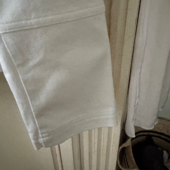 St. John white lightweight jacket, size L. - Picture 6 of 8